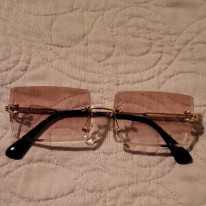 Elegant Gold and Black Sunglasses